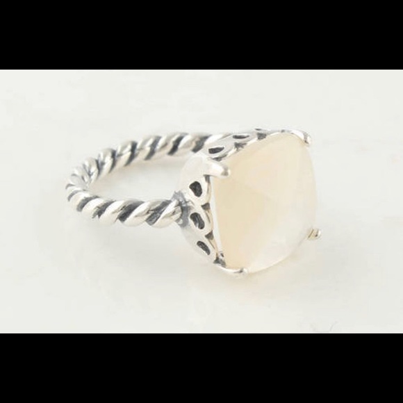 Pandora •Mother of Pearl• ring size 56